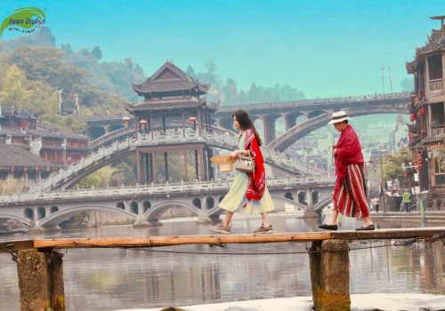 Phản ánh chất lượng tour Phượng Hoàng cổ trấn khởi hành ngày 25-8-2019